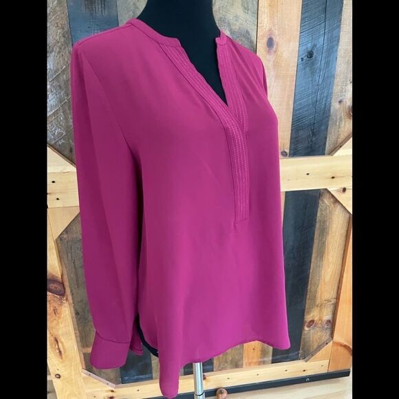 Violet & Claire long sleeved v neck button front fuschia blouse, size S - Picture 6 of 6